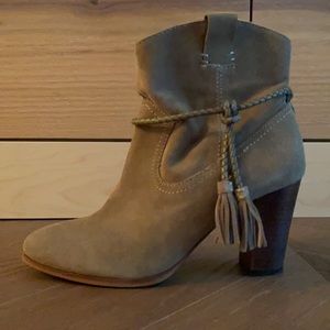 Dolce Vita Melah Taupe Suede size 9.5 boots